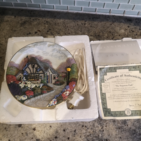 Vintage Bradford Exchange Thomas Kinkade Illuminated Cottages The Flagstone Path - Picture 11 of 11